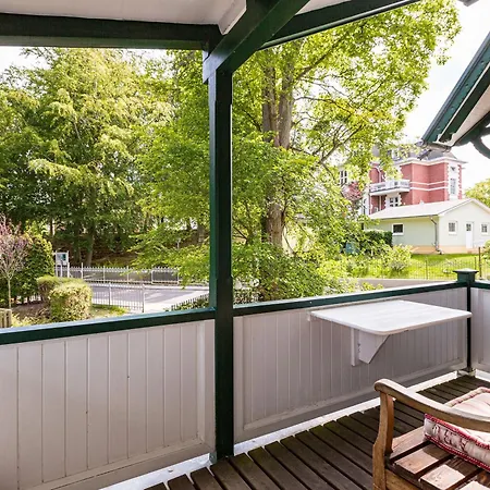 Strandschloesschen * هيرينجسدورف